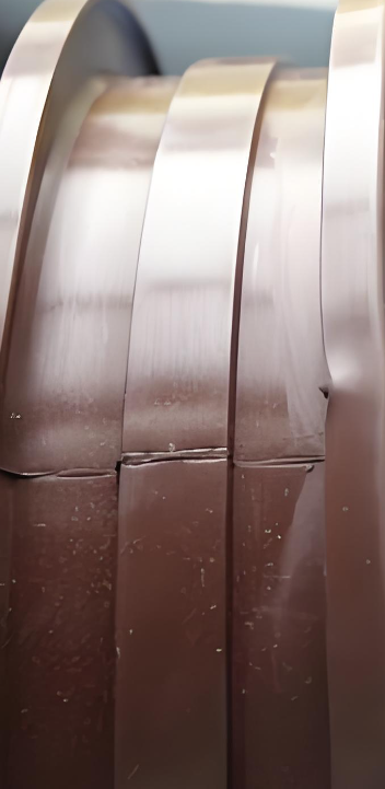 讓橡膠制品輕松脫模，迪瓦橡膠隔離劑如何成為工廠生產(chǎn)線的“隱形助手”